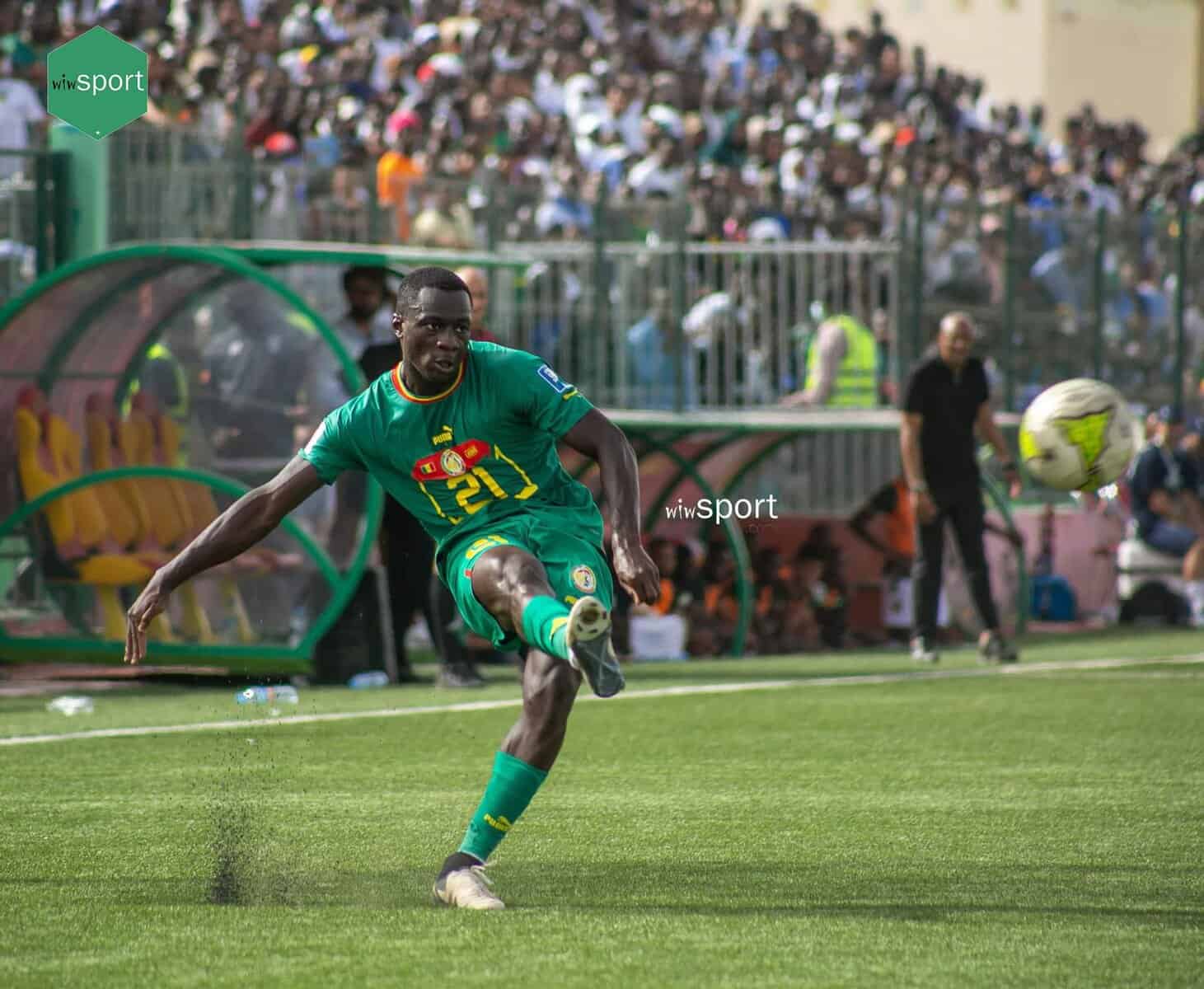 Strasbourg : Blessé en sélection, Habib Diarra connaît la durée de son indisponibilité - wiwsport Strasbourg : Blessé en sélection, Habib Diarra connaît la durée de son indisponibilité - wiwsport