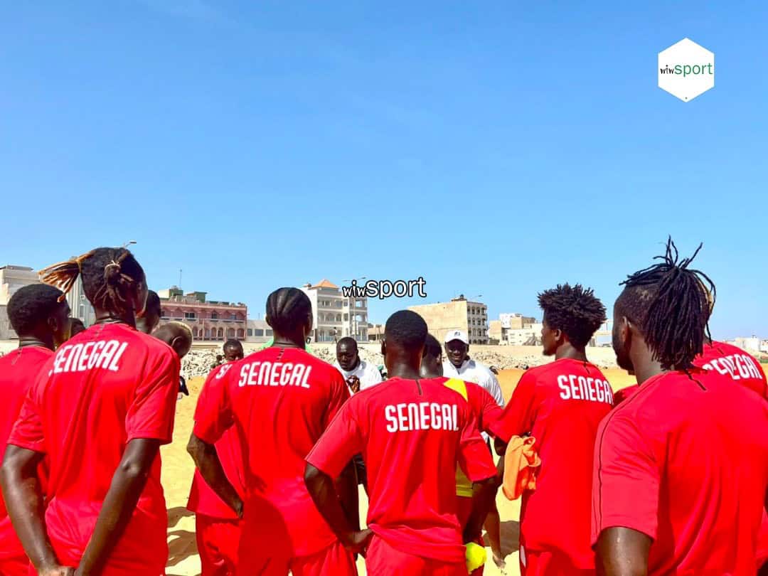 (Vidéo) Beach Soccer - Ngalla Sylla retrouve sa tanière, les Lions remplis d’espoir « Personne n’est vieux dans mon équipe, je n’exclus…» - wiwsport (Vidéo) Beach Soccer - Ngalla Sylla retrouve sa tanière, les Lions remplis d’espoir « Personne n’est vieux dans mon équipe, je n’exclus…» - wiwsport