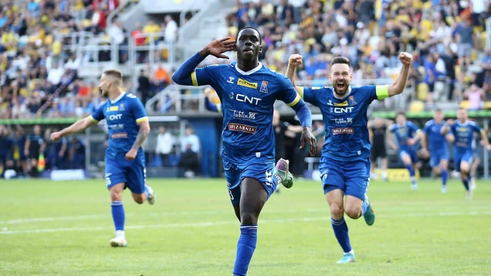 Pologne : Le Motor Lublin retrouve l'élite 32 ans plus tard grâce à Mbaye Jacques Ndiaye - wiwsport Pologne : Le Motor Lublin retrouve l'élite 32 ans plus tard grâce à Mbaye Jacques Ndiaye - wiwsport