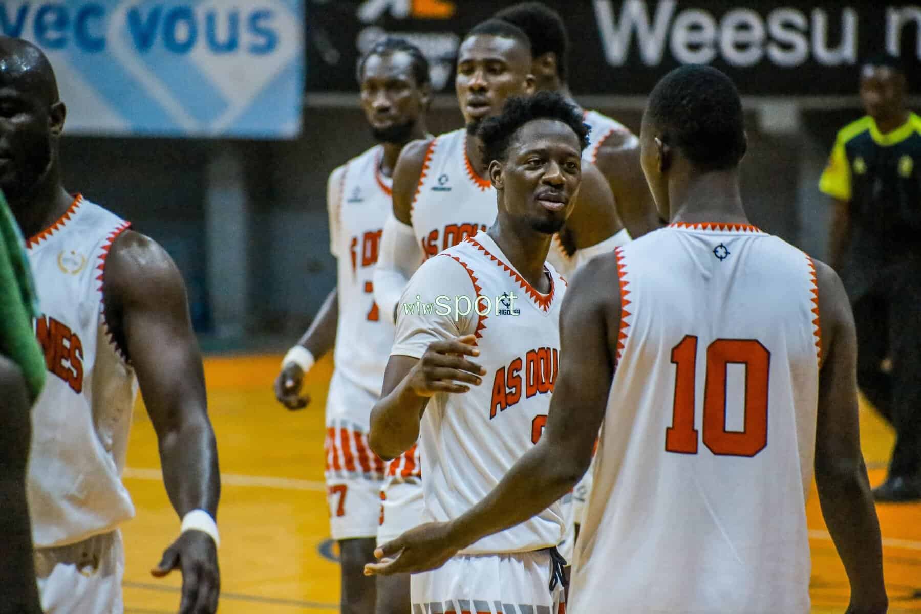 Tout en images : Plongez dans les moments clés de la victoire de l'AS Douanes sur la JA (80-73) - wiwsport Tout en images : Plongez dans les moments clés de la victoire de l'AS Douanes sur la JA (80-73) - wiwsport