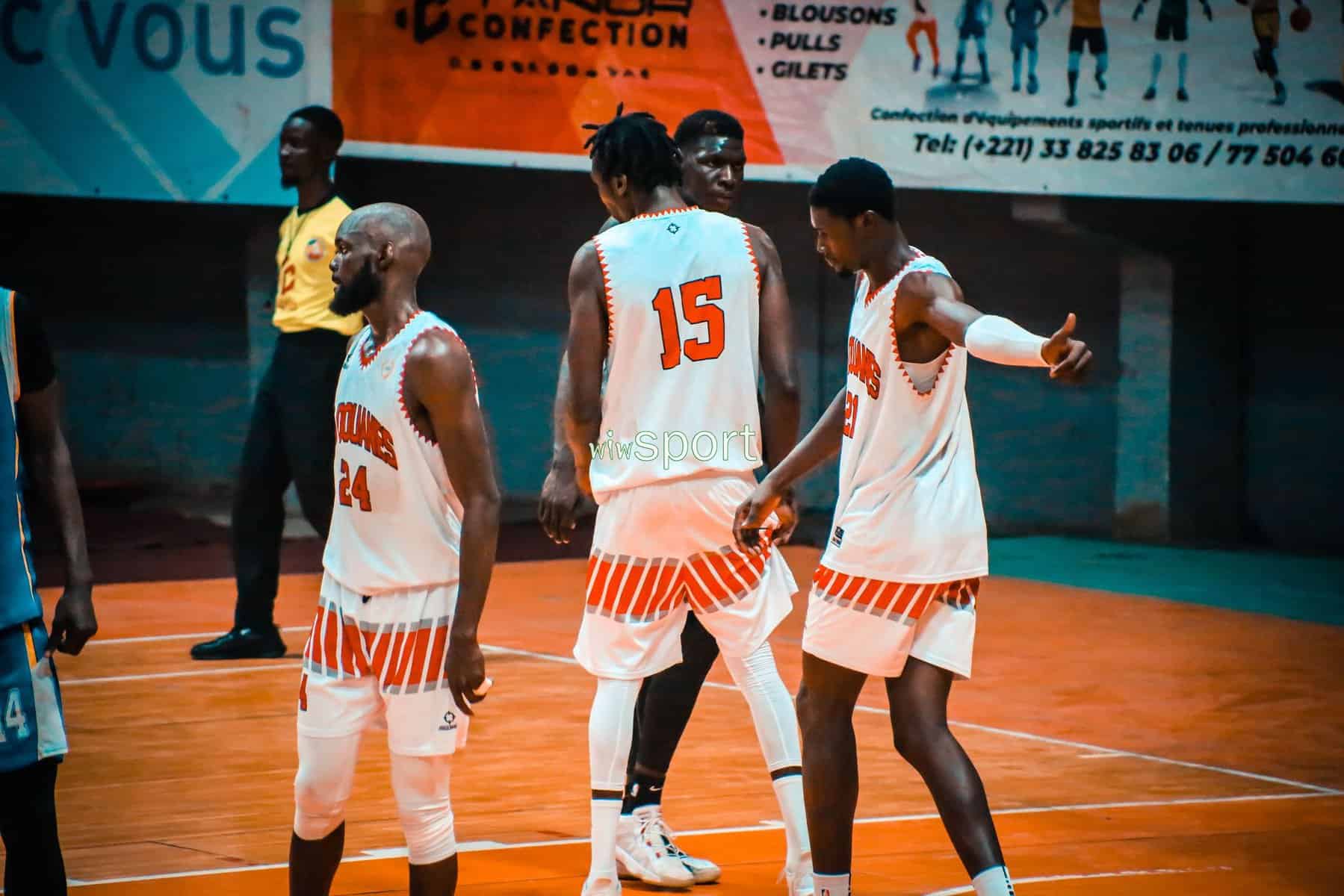 Coupe du Sénégal – Hommes : Sans surprise, Louga BC perd face à l'AS Douanes (48-65) qui atteint les quarts de finale - wiwsport Coupe du Sénégal – Hommes : Sans surprise, Louga BC perd face à l'AS Douanes (48-65) qui atteint les quarts de finale - wiwsport