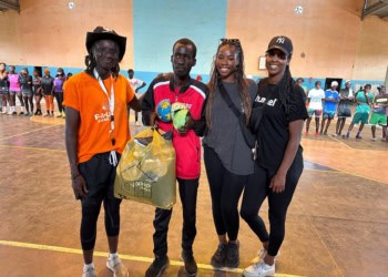 Handball - Festival Fau Africa : La capitaine de l'équipe nationale, Hawa Ndiaye offre des kits à plusieurs clubs de Thiès - wiwsport