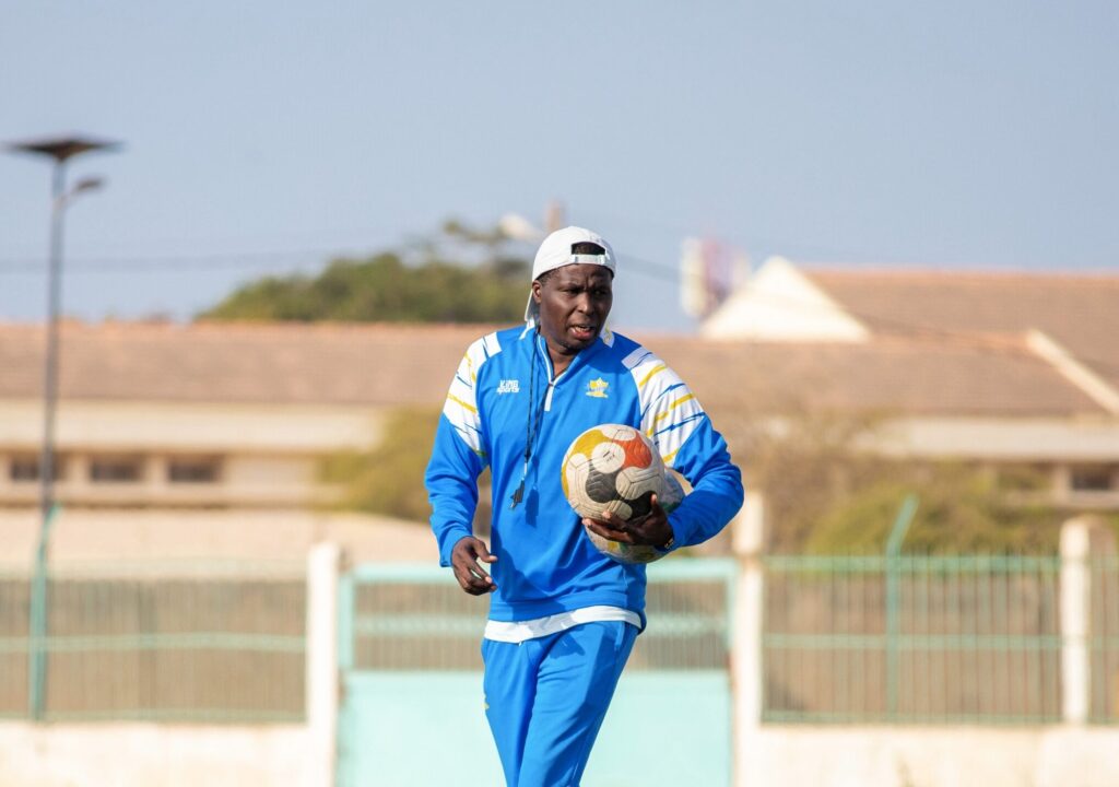 Ligue 1 : Cheikh Gueye démissionne de son poste d’entraîneur de Teungueth FC ! - wiwsport Ligue 1 : Cheikh Gueye démissionne de son poste d’entraîneur de Teungueth FC ! - wiwsport