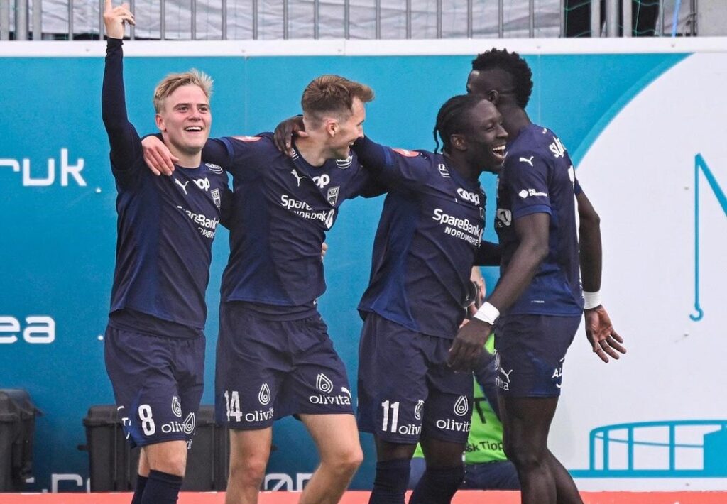 Elitserien : Kristiansund retrouve la victoire contre Sarpsborg avec un but de Pape Habib Gueye - wiwsport Elitserien : Kristiansund retrouve la victoire contre Sarpsborg avec un but de Pape Habib Gueye - wiwsport