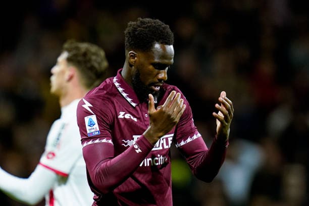 Salernitana - Un dirigeant italien égratigne Boulaye Dia : « Il s'est permis de refuser de jouer, comme si le salaire était donné pour partir en promenade » - wiwsport Salernitana - Un dirigeant italien égratigne Boulaye Dia : « Il s'est permis de refuser de jouer, comme si le salaire était donné pour partir en promenade » - wiwsport