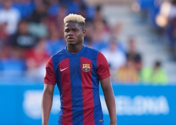 FC Barcelone : Hansi Flick veut compter sur Mikayil Ngor Faye pour la pré-saison - wiwsport