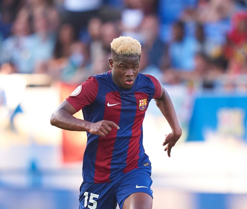 Mercato : Mikayil Faye va bien quitter le FC Barcelone pour le FC Porto - wiwsport Mercato : Mikayil Faye va bien quitter le FC Barcelone pour le FC Porto - wiwsport