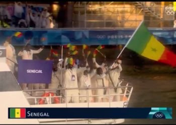 JO 2024 : La délégation sénégalaise défile à Paris, revivez en vidéo le passage du Sénégal lors de la cérémonie d'ouverture - wiwsport