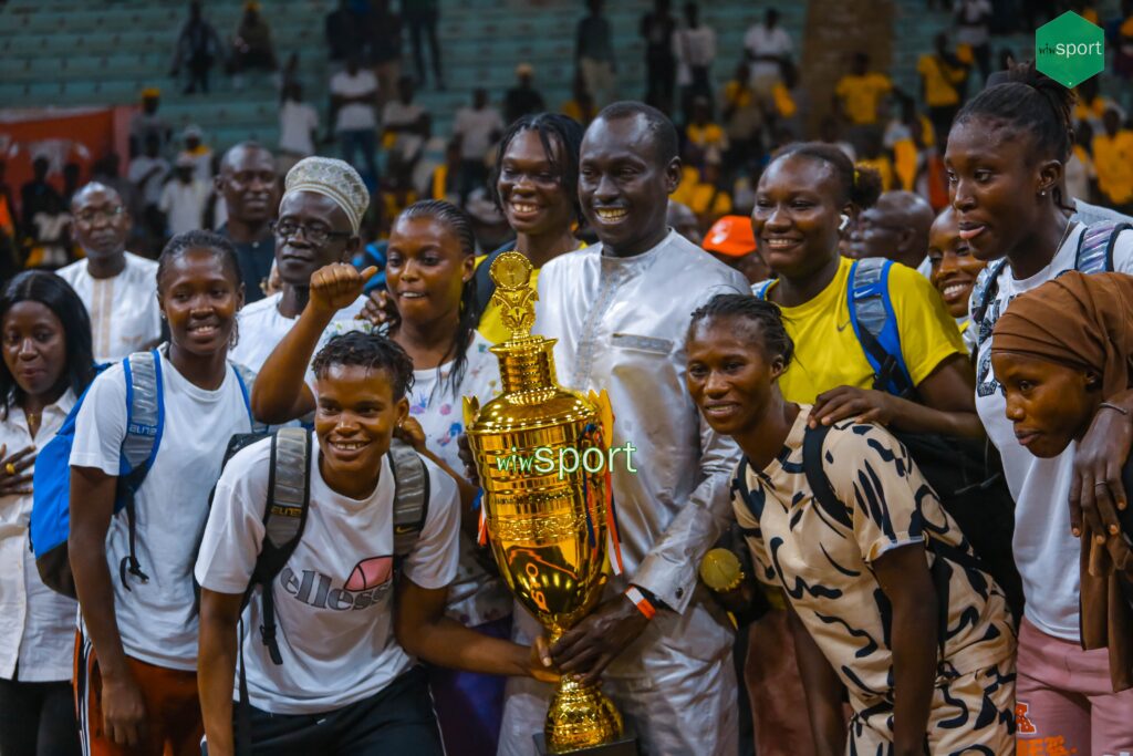 Finale CDM – Dames : L'ASCVD remporte sa 4e coupe du maire en infligeant une correction à GBA (75-44) - wiwsport Finale CDM – Dames : L'ASCVD remporte sa 4e coupe du maire en infligeant une correction à GBA (75-44) - wiwsport