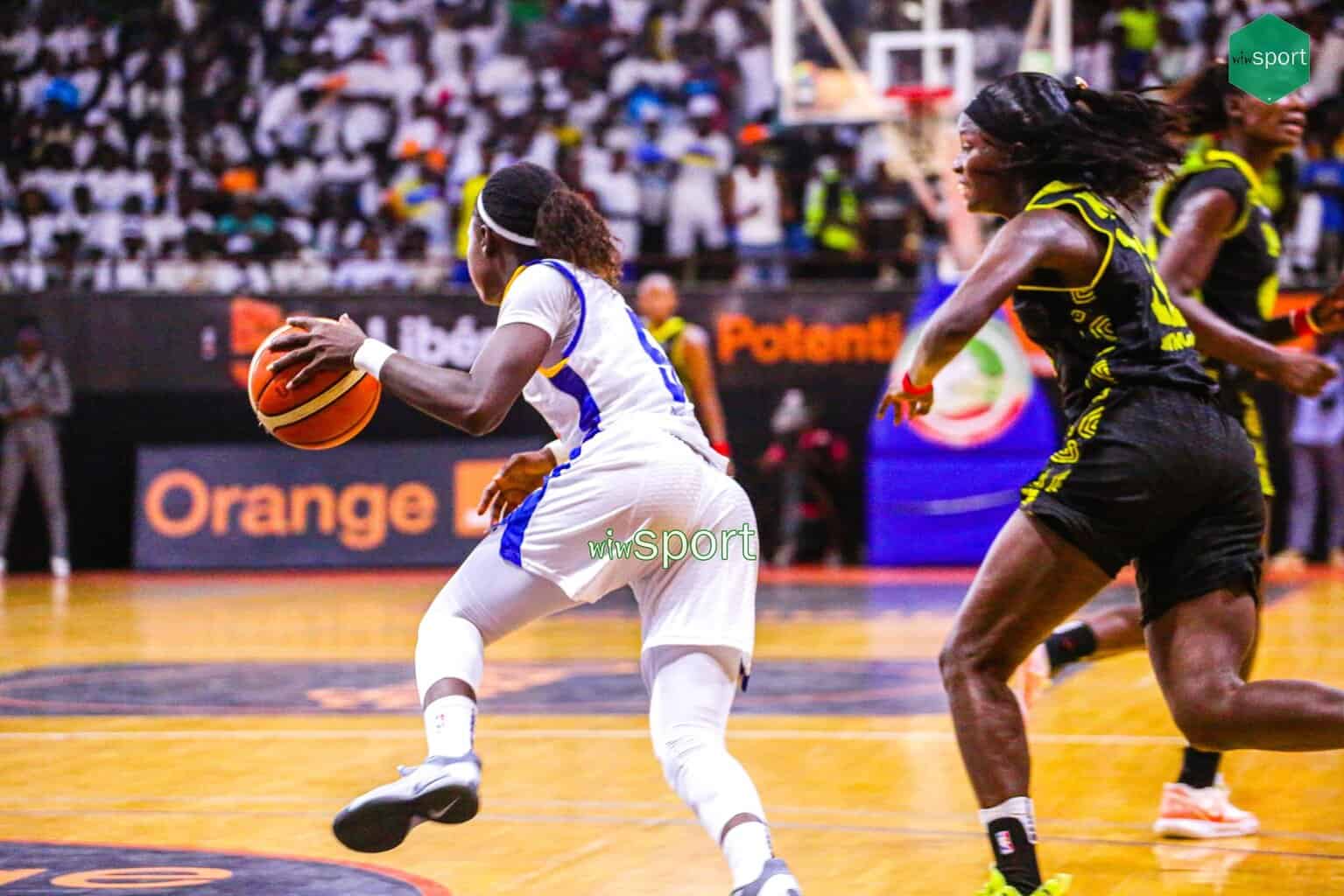 Tout en images : Retournez sur les moments clés du cinquième sacre consécutif de l'ASCVD contre le DUC (75-41) - wiwsport Tout en images : Retournez sur les moments clés du cinquième sacre consécutif de l'ASCVD contre le DUC (75-41) - wiwsport