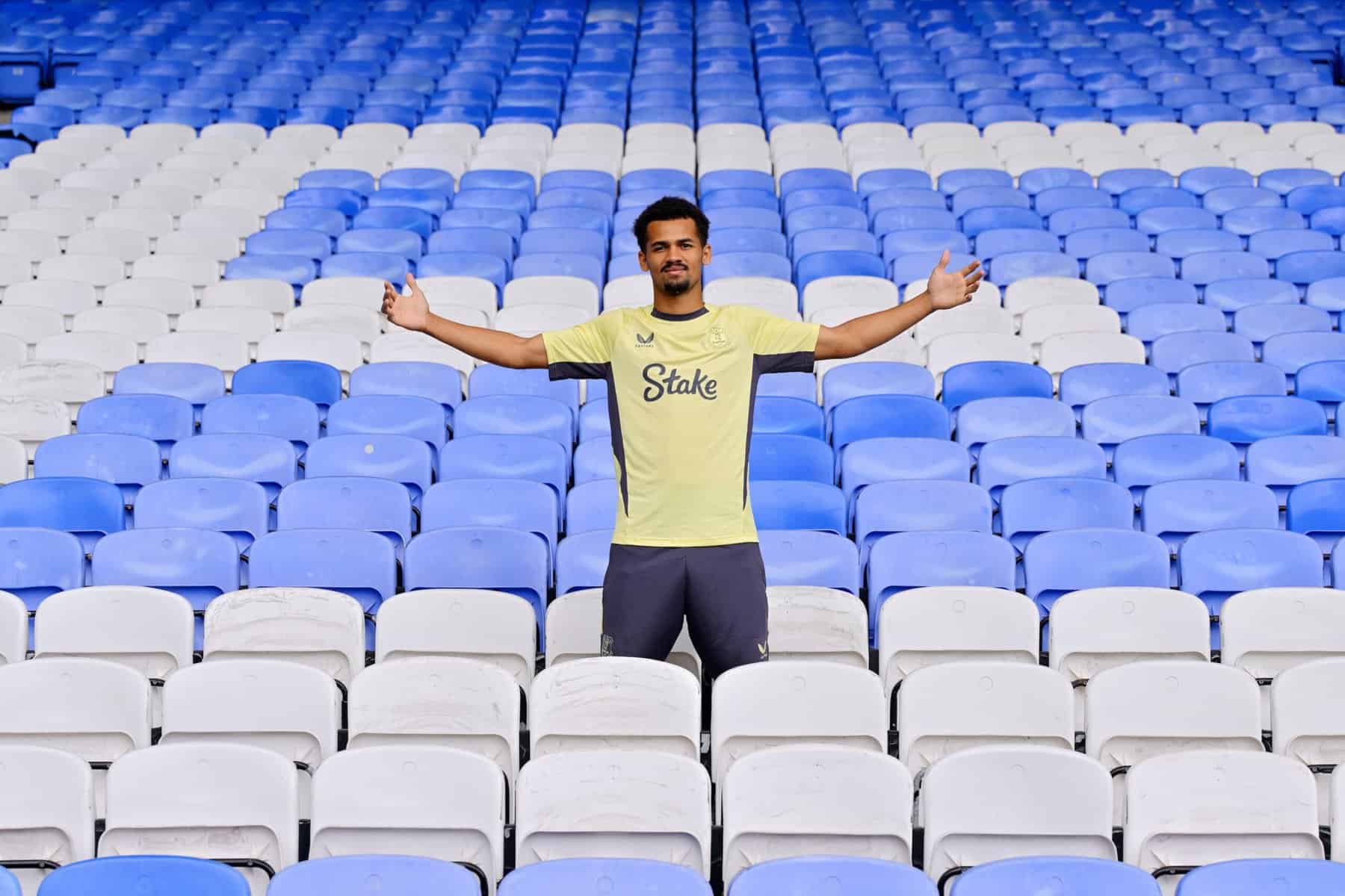 Everton - Sean Dyche sur l'arrivée d'Iliman Ndiaye : « Il est encore jeune mais a de l'expérience et sera une recrue positive » - wiwsport Everton - Sean Dyche sur l'arrivée d'Iliman Ndiaye : « Il est encore jeune mais a de l'expérience et sera une recrue positive » - wiwsport