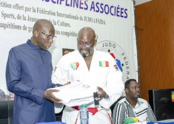 La Fédération Sénégalaise de Judo réceptionne un lot important de matériels pour la compétition de haut niveau et se dote d'un bus ! - wiwsport La Fédération Sénégalaise de Judo réceptionne un lot important de matériels pour la compétition de haut niveau et se dote d'un bus ! - wiwsport