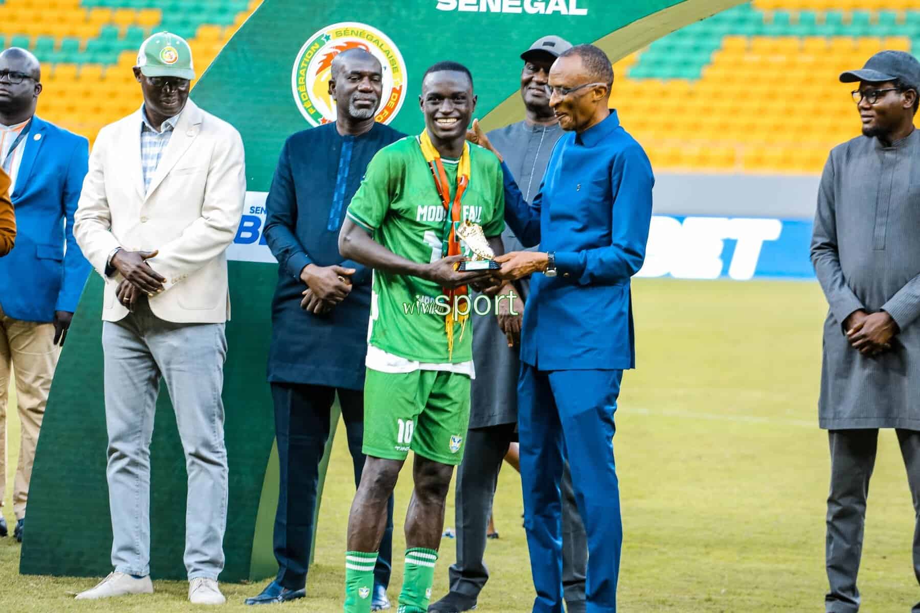 Tout en images : Revivez les moments forts du sacre de Mbour Petite Côte face aux Férus Foot (1-0) - wiwsport