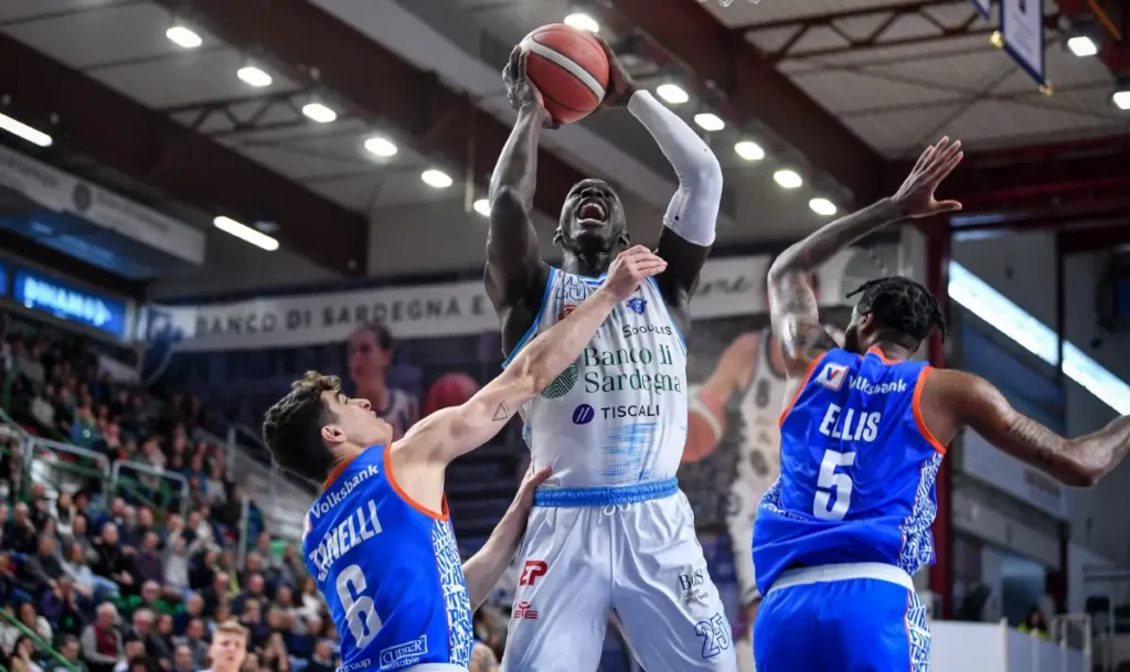 Transfert : Olimpia Milan a officialisé l'arrivée d'Ousmane Diop en provenance de Dinamo Sassari - wiwsport Transfert : Olimpia Milan a officialisé l'arrivée d'Ousmane Diop en provenance de Dinamo Sassari - wiwsport