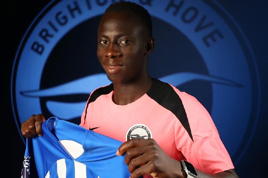 Brighton : Yankuba Minteh, l'espoir gambien, révèle son admiration pour Sadio Mané - wiwsport Brighton : Yankuba Minteh, l'espoir gambien, révèle son admiration pour Sadio Mané - wiwsport