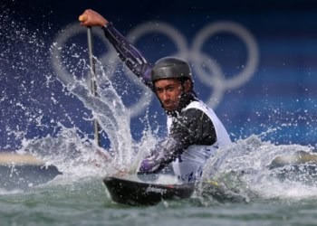 JO 2024 : Yves Bourhis brille et se qualifie pour la deuxième manche du Canoë slalom - wiwsport