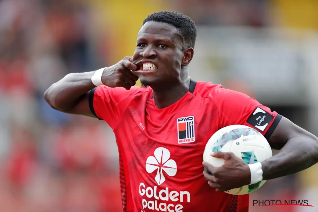 RWD Molenbeek : L'entraîneur confirme le probable départ de Makhtar Gueye - wiwsport RWD Molenbeek : L'entraîneur confirme le probable départ de Makhtar Gueye - wiwsport