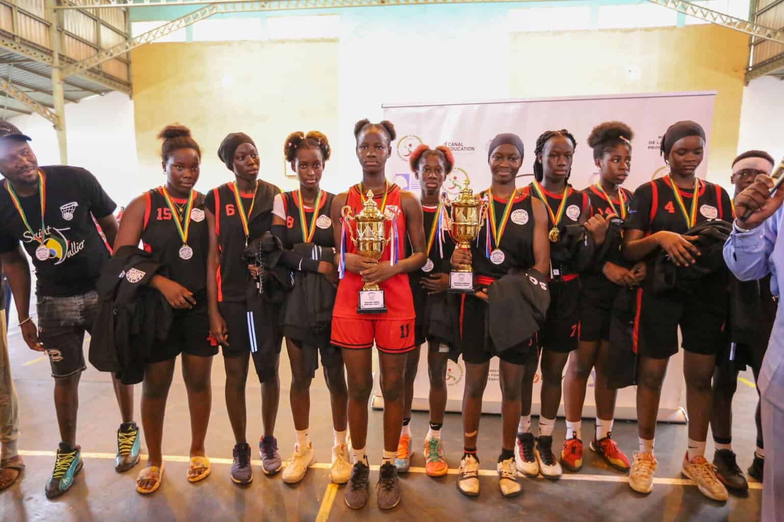 FENSCO : Plongez en images au cœur des moments inoubliables du premier festival national des Sports Scolaires à Thiès - wiwsport