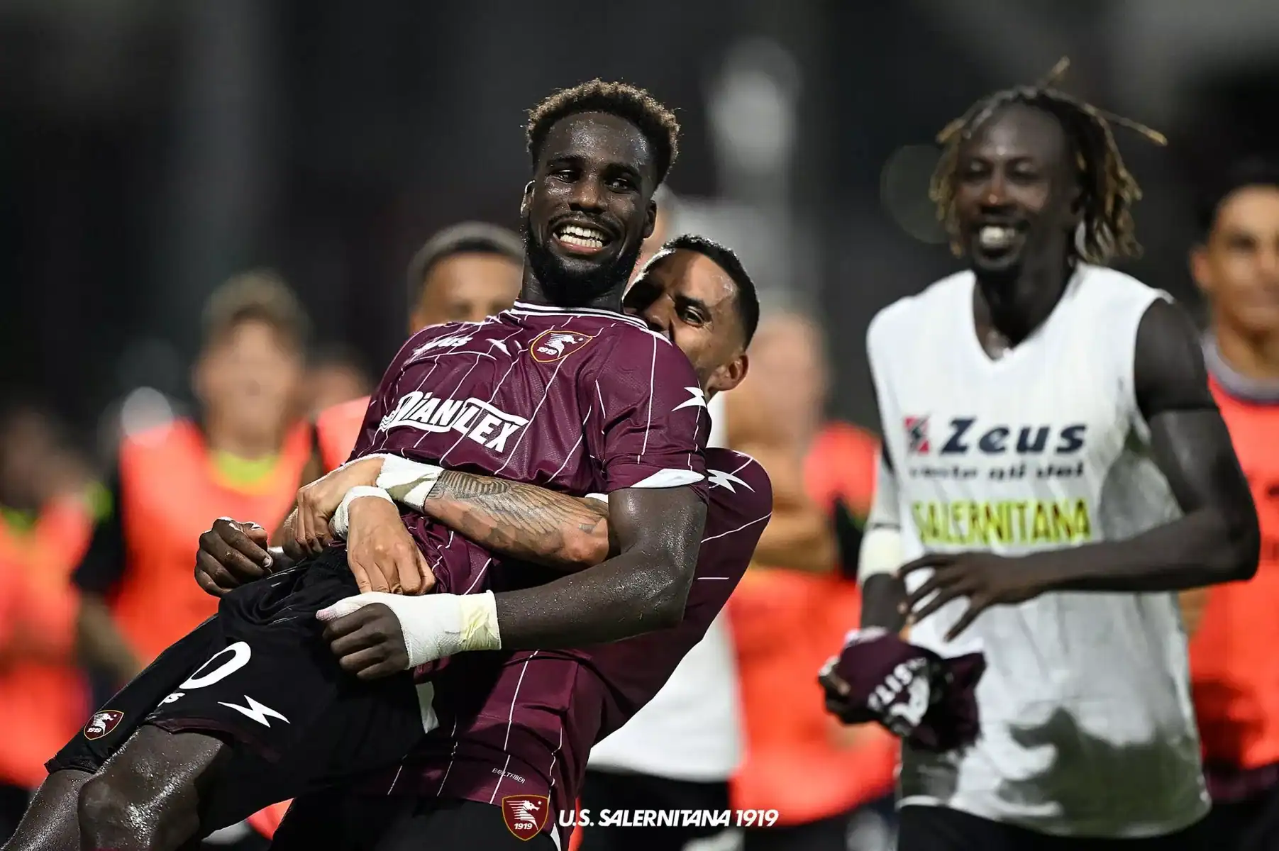 Salernitana : Sifflé, double buteur et passeur, soutenu par entraîneur et joueurs... la soirée très contrastée de Boulaye Dia face à la Spezia - wiwsport Crédit image : US Salernitana 1919