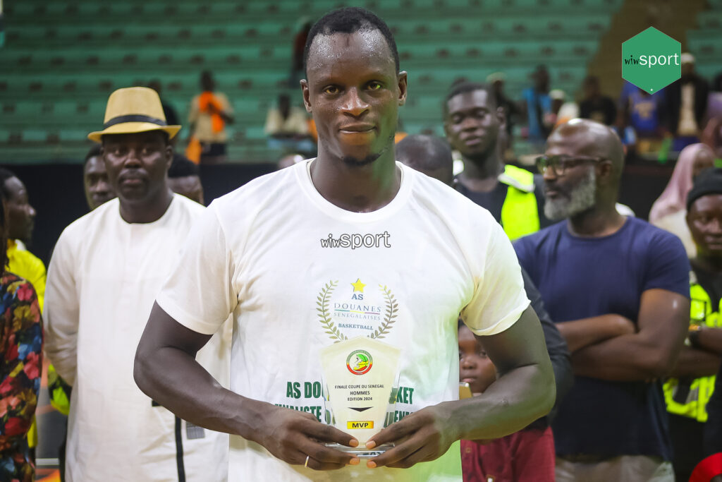 Mamadou Lamine Diop (MVP de la finale) : "On remercie toute l’administration de l’AS Douanes qui a mis tous les moyens…" - wiwsport Mamadou Lamine Diop (MVP de la finale) : "On remercie toute l’administration de l’AS Douanes qui a mis tous les moyens…" - wiwsport