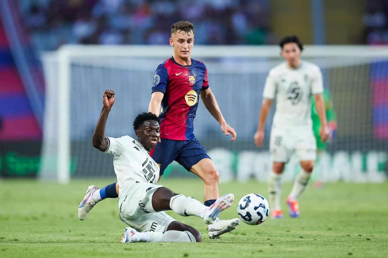 Trophée Joan-Gamper : L'AS Monaco corrige le FC Barcelone avec un but de Lamine Camara - wiwsport Trophée Joan-Gamper : L'AS Monaco corrige le FC Barcelone avec un but de Lamine Camara - wiwsport