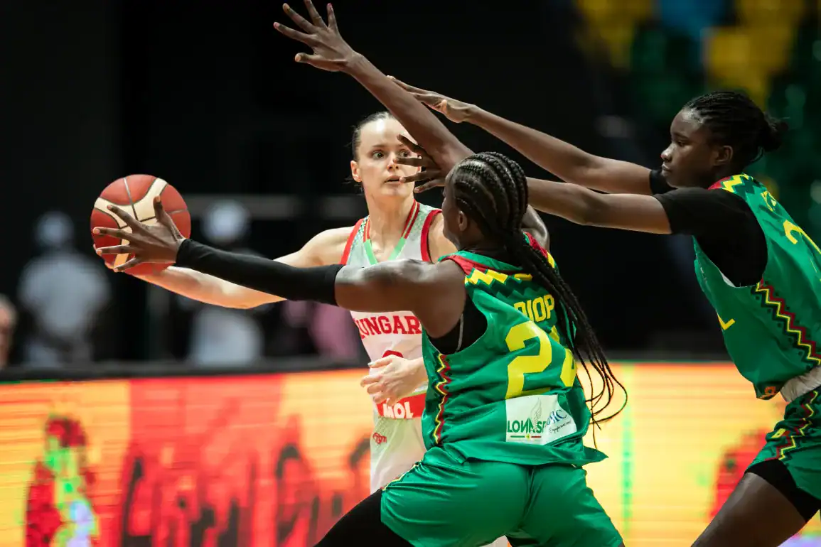 FIBAWWC 2026 - Le Sénégal réussit son entrée devant la Hongrie (63-61) et prend une bonne option dans le groupe C ! - wiwsport FIBAWWC 2026 - Le Sénégal réussit son entrée devant la Hongrie (63-61) et prend une bonne option dans le groupe C ! - wiwsport