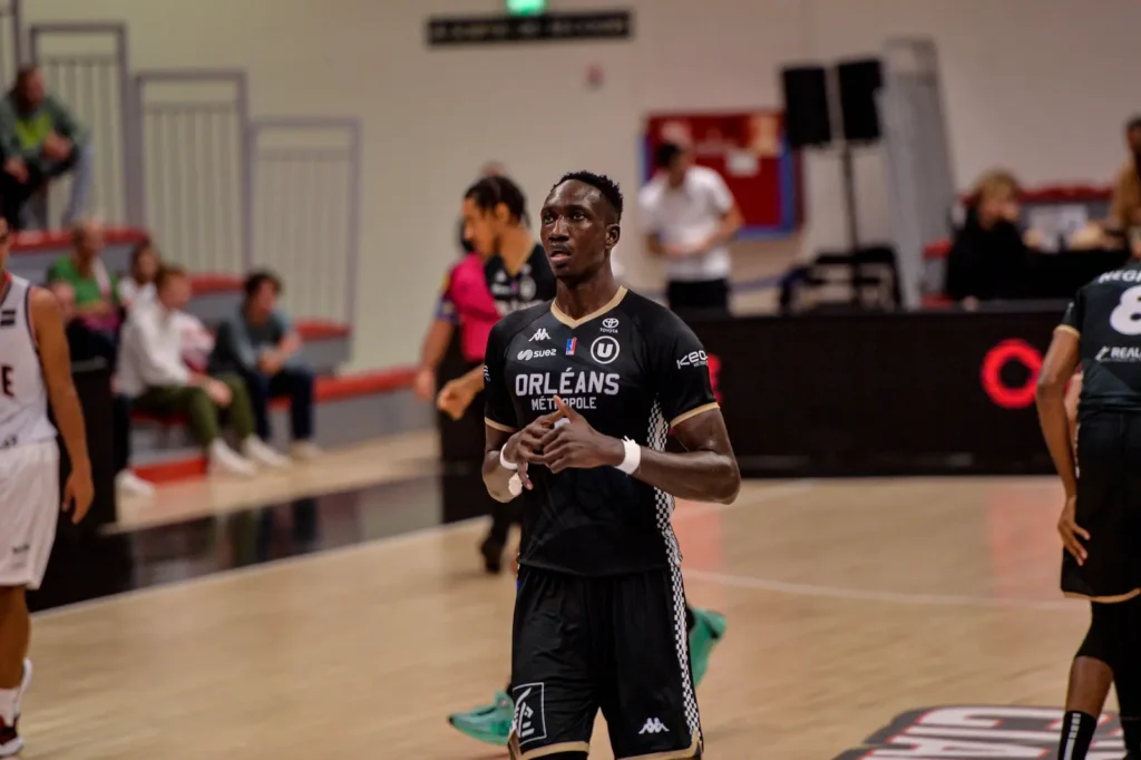 Basket - Après OLB, Petit Niang s’engage avec un autre club en Pro B ! - wiwsport Basket - Après OLB, Petit Niang s’engage avec un autre club en Pro B ! - wiwsport
