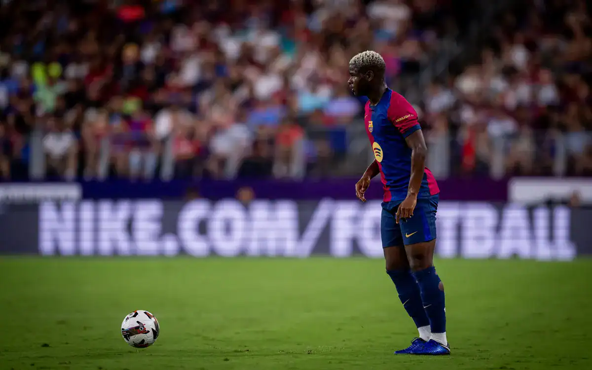 Mercato : L'AS Monaco et Nice s'intéressent fortement à Mikayil Faye - wiwsport Mercato : L'AS Monaco et Nice s'intéressent fortement à Mikayil Faye - wiwsport