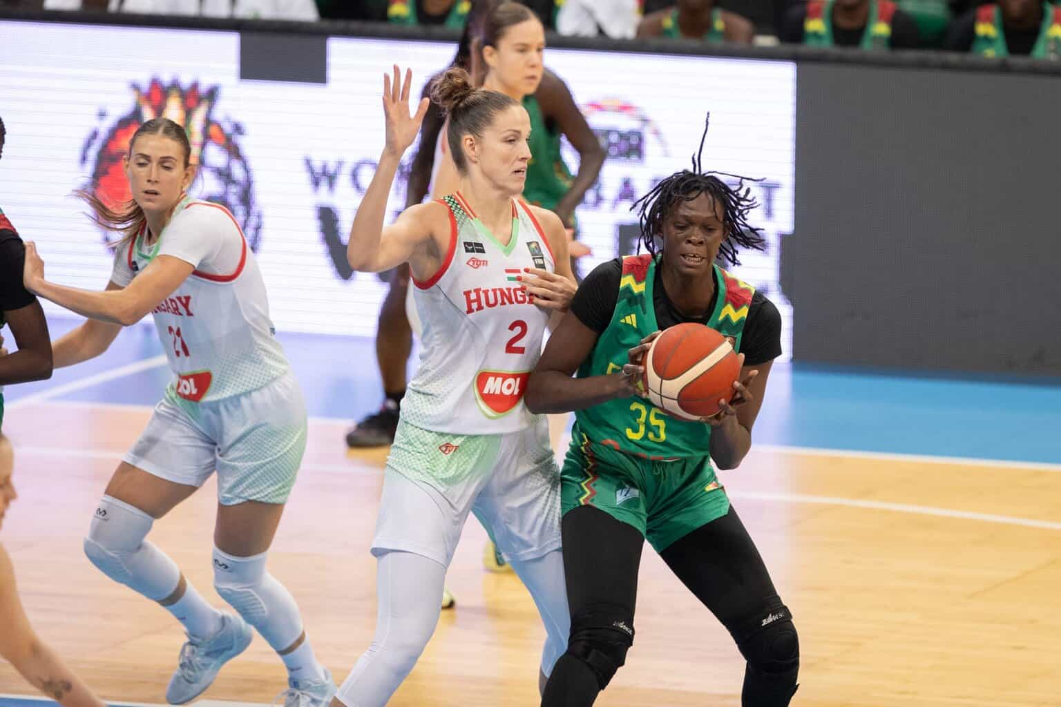FIBAWWC 2026 - A la pause, le Sénégal est devant la Hongrie (37-30) - wiwsport FIBAWWC 2026 - A la pause, le Sénégal est devant la Hongrie (37-30) - wiwsport