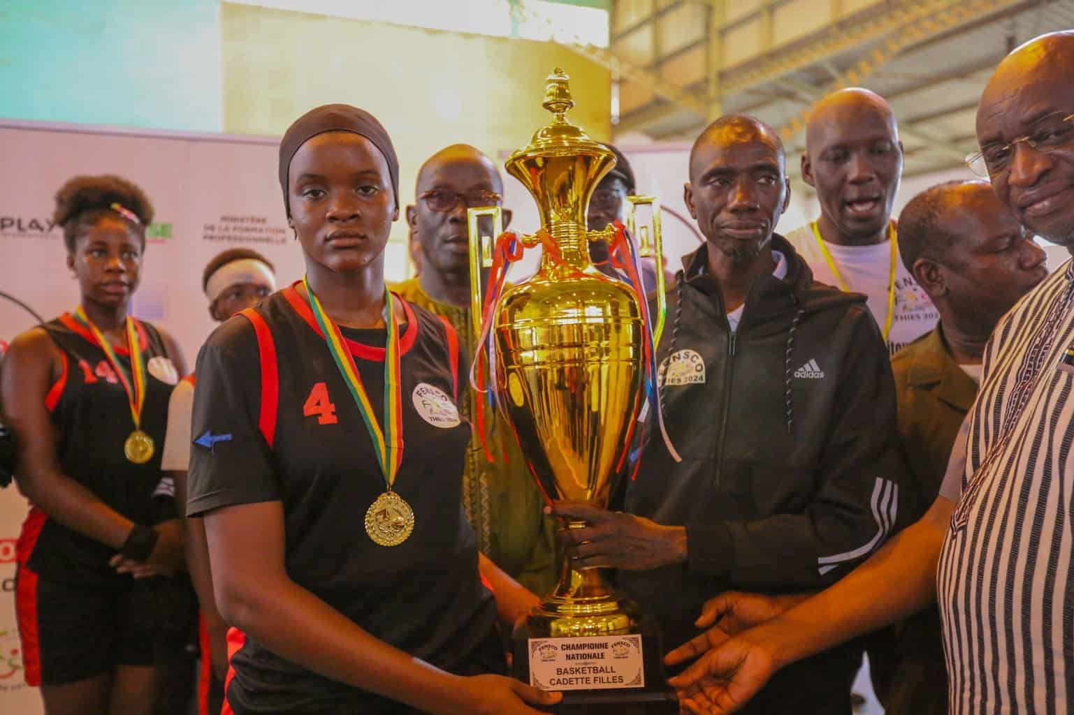FENSCO : Plongez en images au cœur des moments inoubliables du premier festival national des Sports Scolaires à Thiès - wiwsport