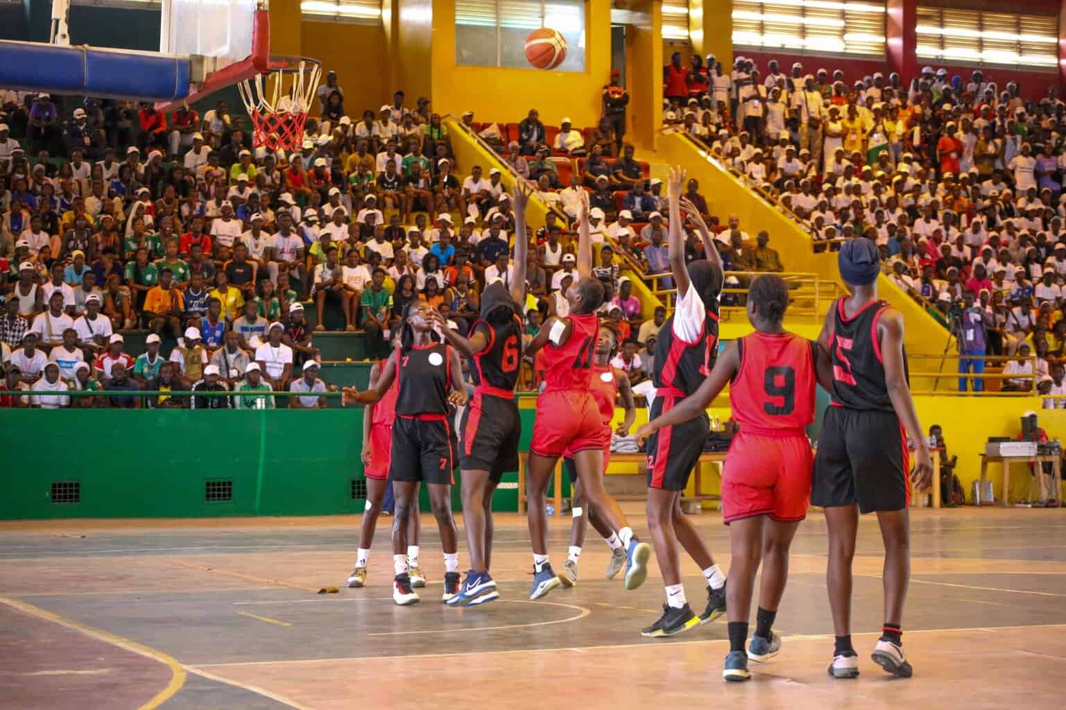 FENSCO : Plongez en images au cœur des moments inoubliables du premier festival national des Sports Scolaires à Thiès - wiwsport
