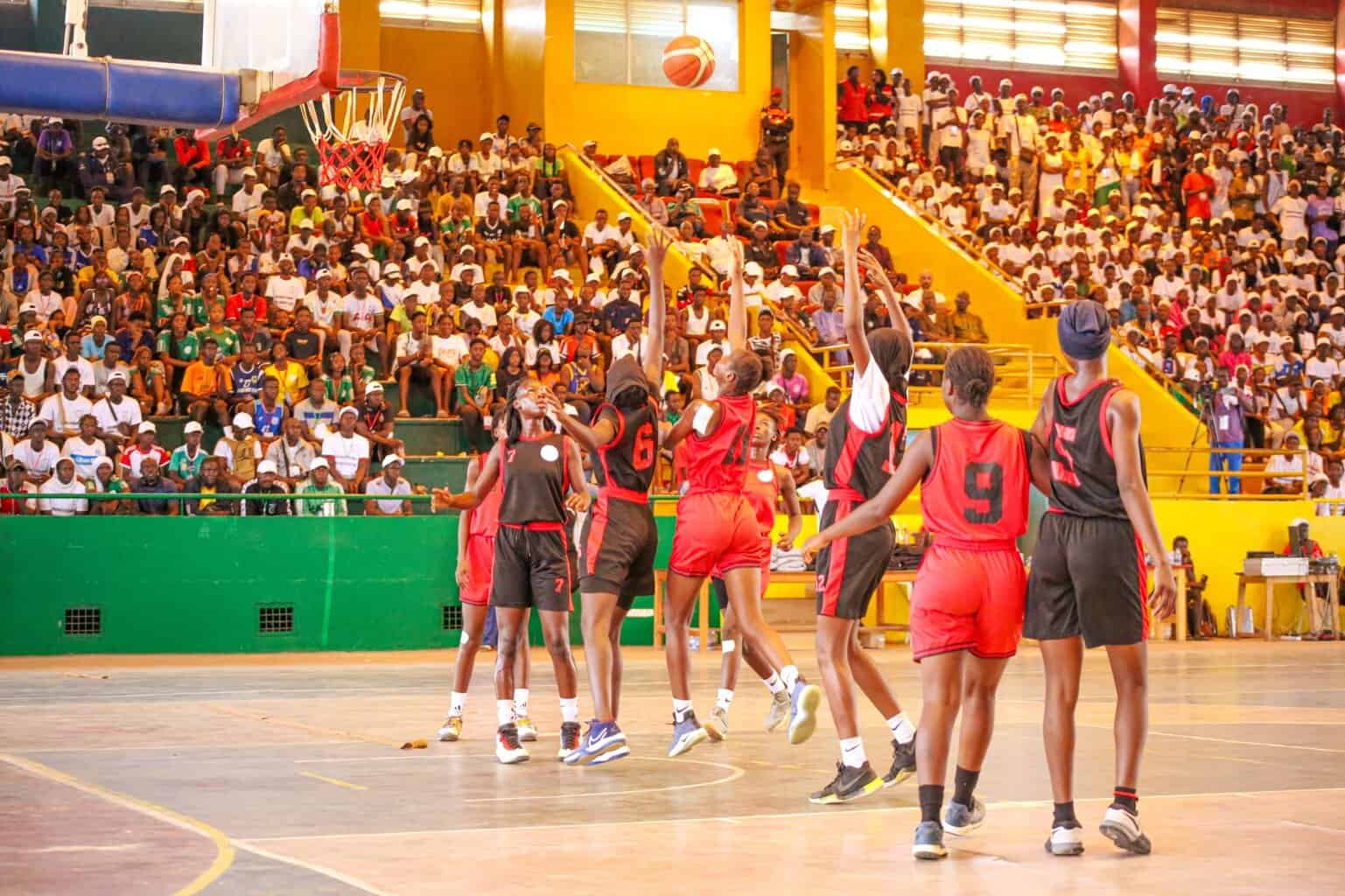 FENSCO : Plongez en images au cœur des moments inoubliables du premier festival national des Sports Scolaires à Thiès - wiwsport