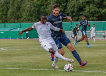 Ligue 2 : Henri Saivet et Pathé Mboup décisifs, Pau et Clermont se quittent dos à dos - wiwsport