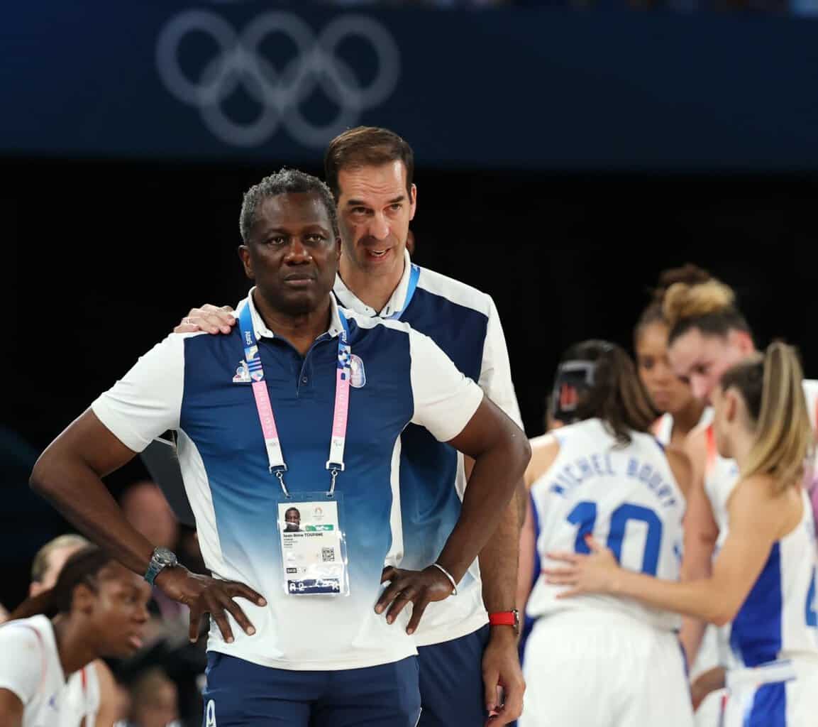 JO Paris 2024 : La France de Jean-Aimé Toupane passe tout près d'un immense exploit face aux USA - wiwsport JO Paris 2024 : La France de Jean-Aimé Toupane passe tout près d'un immense exploit face aux USA - wiwsport