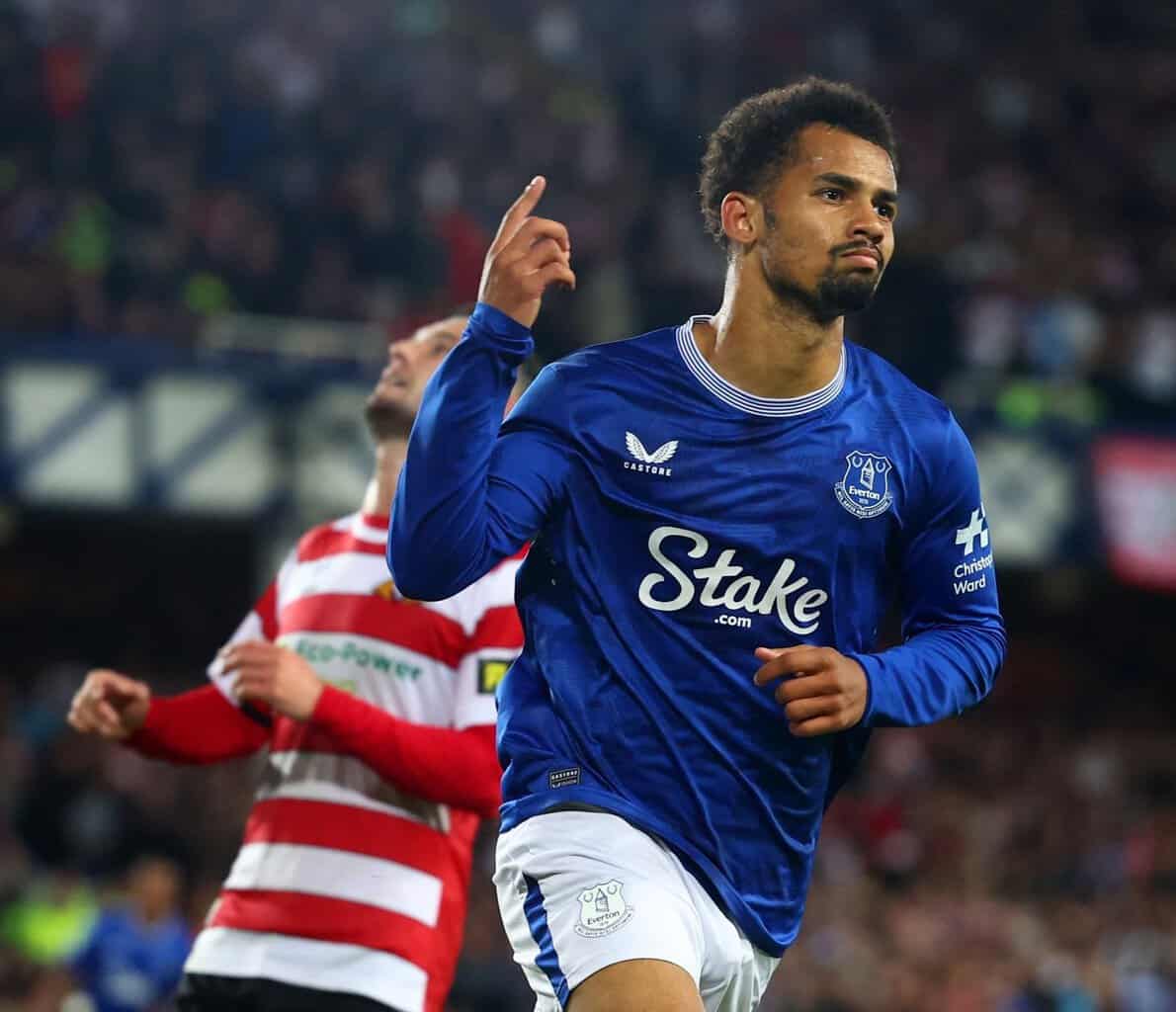 League Cup : Everton s'en sort face à Doncaster Rovers avec un superbe premier but d'Iliman Ndiaye - wiwsport League Cup : Everton s'en sort face à Doncaster Rovers avec un superbe premier but d'Iliman Ndiaye - wiwsport