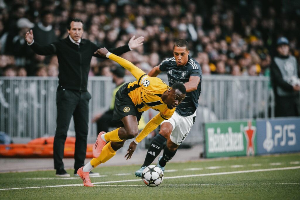 Ligue des Champions : Cheikh Niasse et les Young Boys débutent par une défaite face à Aston Villa - wiwsport Ligue des Champions : Cheikh Niasse et les Young Boys débutent par une défaite face à Aston Villa - wiwsport