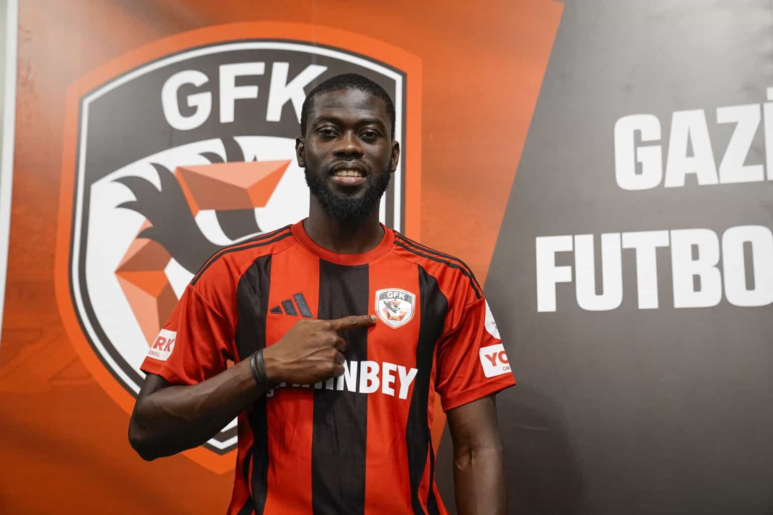 Mercato : Badou Ndiaye rejoint officiellement Gaziantep - wiwsport Mercato : Badou Ndiaye rejoint officiellement Gaziantep - wiwsport