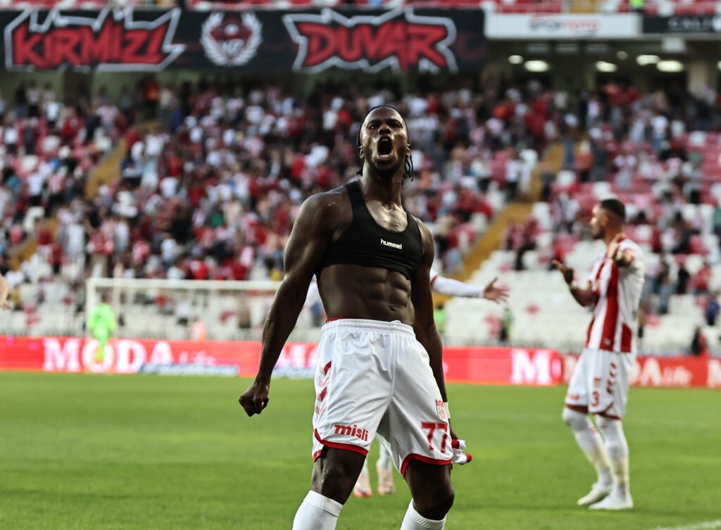 Süper Lig : Sivasspor renverse Gaziantep avec un but de... Keïta Baldé Diao - wiwsport Süper Lig : Sivasspor renverse Gaziantep avec un but de... Keïta Baldé Diao - wiwsport