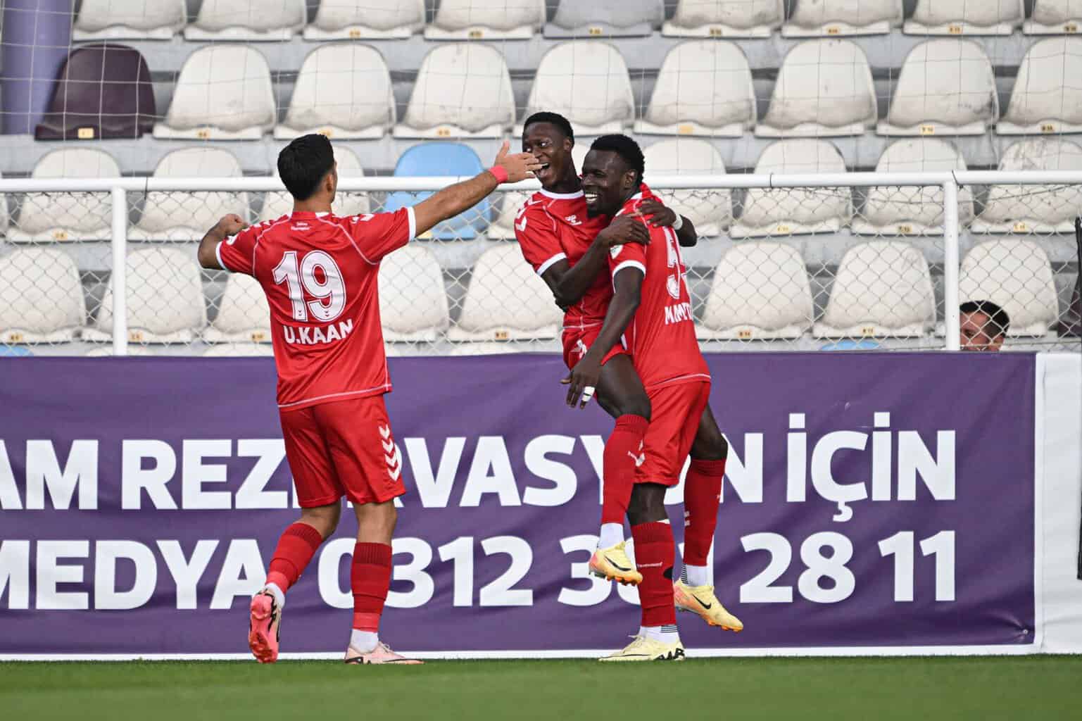 D2 Turquie : Mame Biram Diouf porte l'Ankara Keçiörengücü avec un doublé contre Iğdır - wiwsport D2 Turquie : Mame Biram Diouf porte l'Ankara Keçiörengücü avec un doublé contre Iğdır - wiwsport