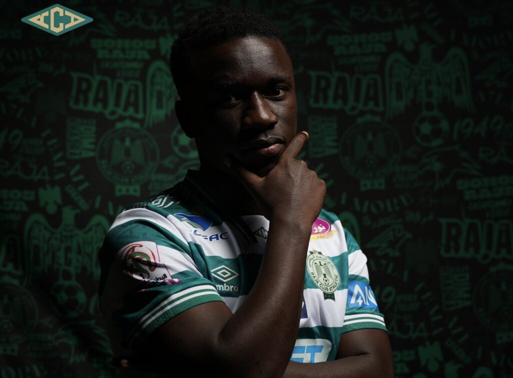 Mercato : Pape Ousmane Sakho rejoint officiellement le Raja Casablanca ! - wiwsport Mercato : Pape Ousmane Sakho rejoint officiellement le Raja Casablanca ! - wiwsport