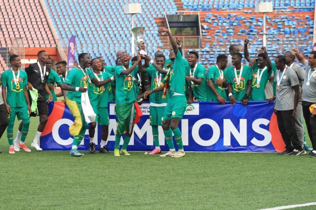 UFOA - U20 : Serigne Saliou Dia, coach du Sénégal : « Une victoire à la mémoire de parents de joueurs disparus » - wiwsport UFOA - U20 : Serigne Saliou Dia, coach du Sénégal : « Une victoire à la mémoire de parents de joueurs disparus » - wiwsport