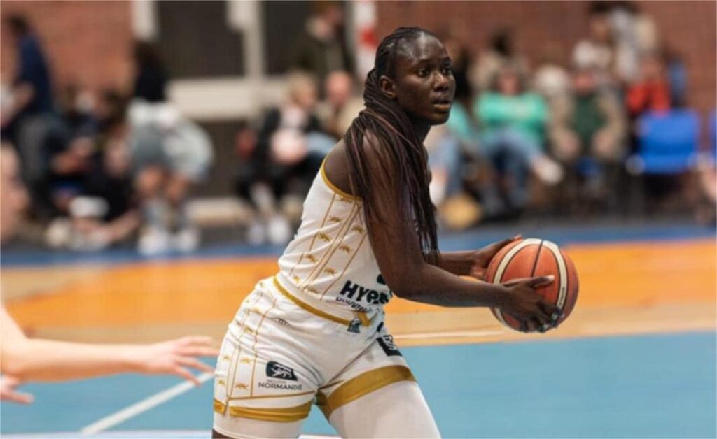 NF2 : Grâce à une Ndeye Khady Sène très performante (16 points, 15 rebonds), Douvres remporte son premier succès de la saison - wiwsport NF2 : Grâce à une Ndeye Khady Sène très performante (16 points, 15 rebonds), Douvres remporte son premier succès de la saison - wiwsport