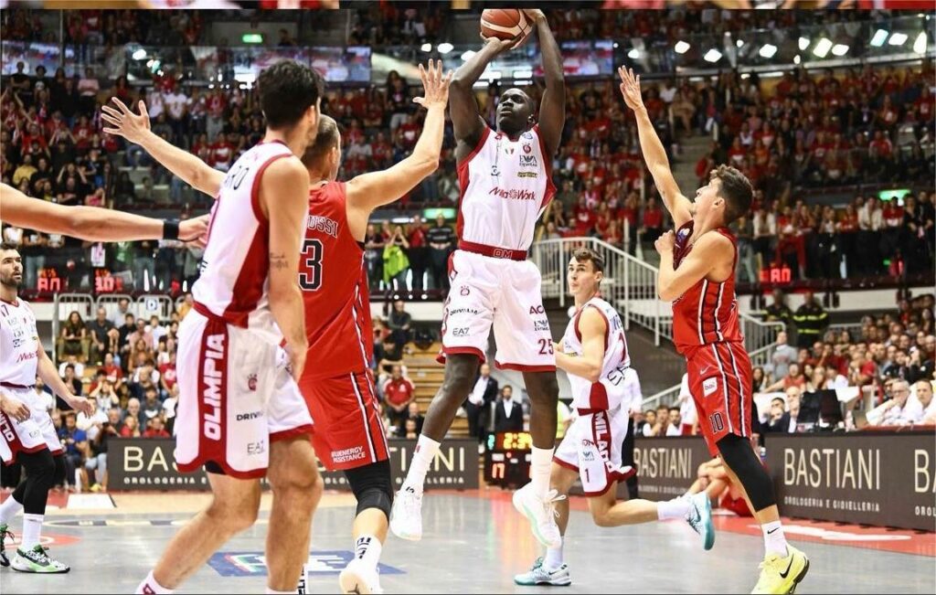 LBA - Serie A : Olympia Milano d'Ousmane Diop s'incline d'entrée contre Trieste (84-78) - wiwsport LBA - Serie A : Olympia Milano d'Ousmane Diop s'incline d'entrée contre Trieste (84-78) - wiwsport