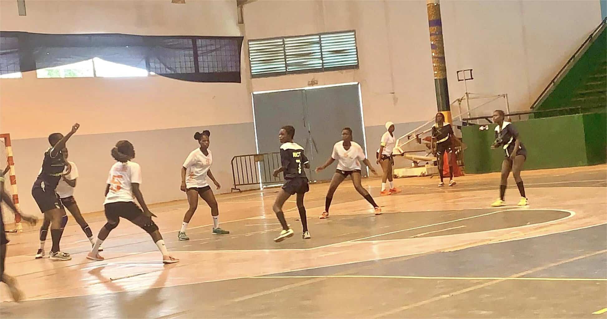 Handball – D2 Dames J6 (Poule A) : L'USC Rail retrouve la victoire contre la Renaissance de Tivaouane (24-13) et obtient son ticket pour la D1 ! - wiwsport Handball – D2 Dames J6 (Poule A) : L'USC Rail retrouve la victoire contre la Renaissance de Tivaouane (24-13) et obtient son ticket pour la D1 ! - wiwsport