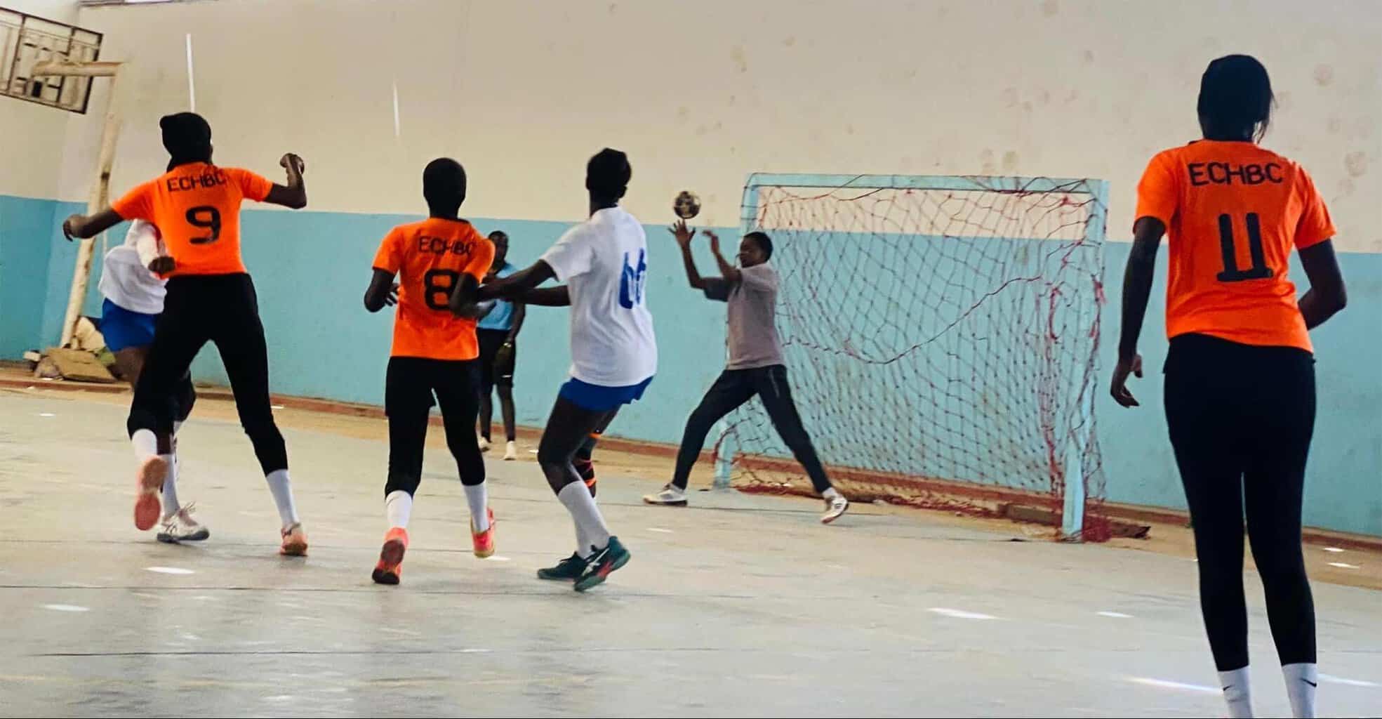 Championnat Régional Dames – J2 (Poule B) : Yeumbeul confirme son statut contre l'Espoir de Cambéréne (44-23) et démontre ses ambitions ! - wiwsport Championnat Régional Dames – J2 (Poule B) : Yeumbeul confirme son statut contre l'Espoir de Cambéréne (44-23) et démontre ses ambitions ! - wiwsport
