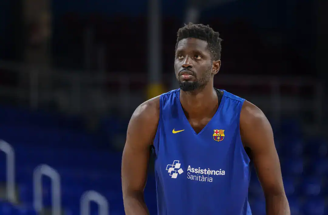Basket - Espagne : Youssoupha Fall retrouve le FC Barcelone à l'occasion de la Supercoupe - wiwsport Basket - Espagne : Youssoupha Fall retrouve le FC Barcelone à l'occasion de la Supercoupe - wiwsport