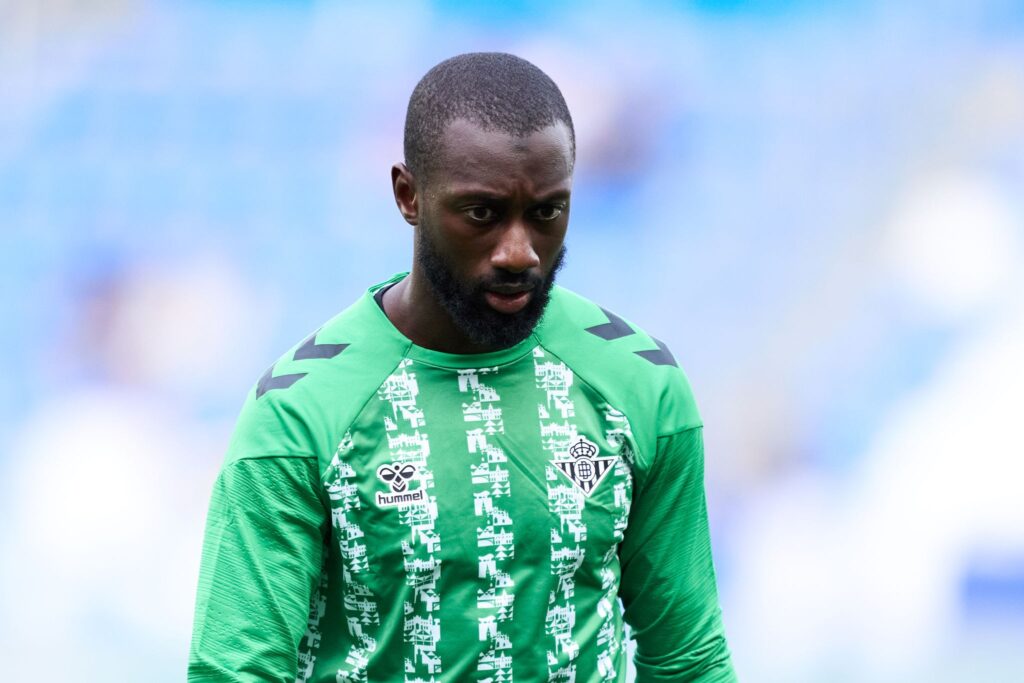 Real Betis : Nouvelle blessure pour Youssouf Sabaly, absent plusieurs semaines - wiwsport Real Betis : Nouvelle blessure pour Youssouf Sabaly, absent plusieurs semaines - wiwsport