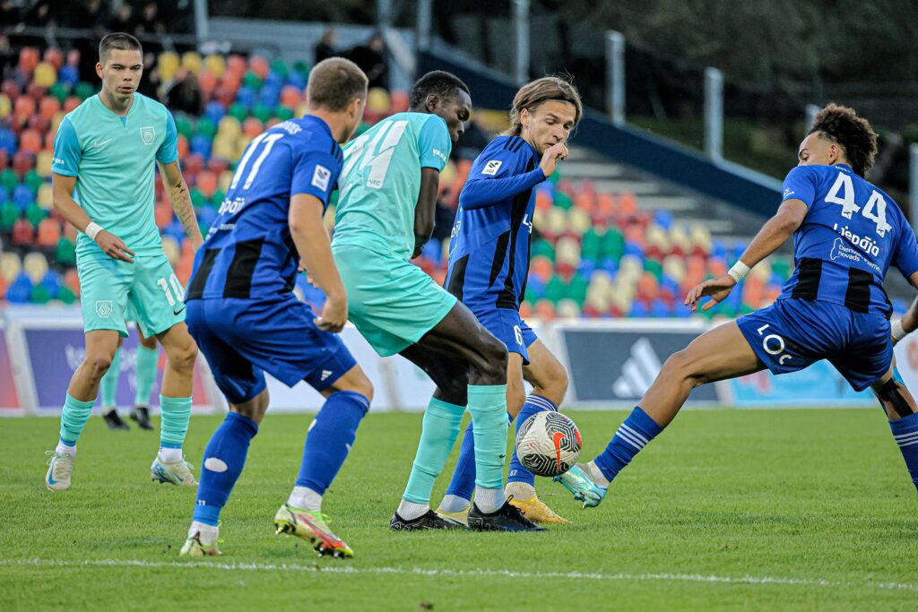 Virsliga : Alioune Ndoye (Valmiera), double buteur contre le Grobiņas SC - wiwsport Virsliga : Alioune Ndoye (Valmiera), double buteur contre le Grobiņas SC - wiwsport