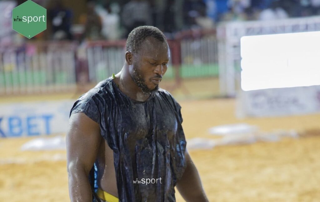Trophées ANPS : Élu Meilleur lutteur avec frappe de la saison dernière, Modou Lô seul au monde ! - wiwsport Trophées ANPS : Élu Meilleur lutteur avec frappe de la saison dernière, Modou Lô seul au monde ! - wiwsport