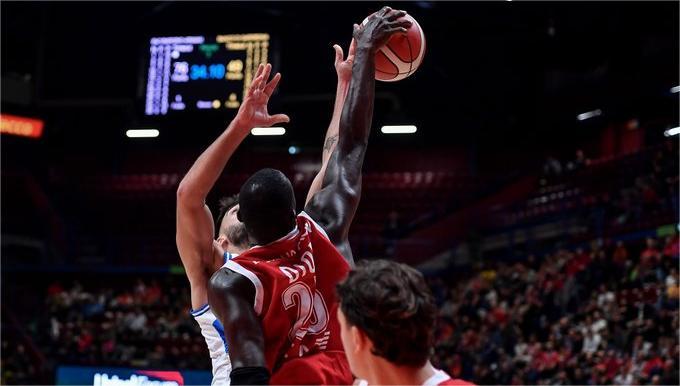LBA – Serie A : Ousmane Diop et Olimpia Milan corrigent Sassari (100-75) pour remporter leur premier succès de la saison - wiwsport LBA – Serie A : Ousmane Diop et Olimpia Milan corrigent Sassari (100-75) pour remporter leur premier succès de la saison - wiwsport